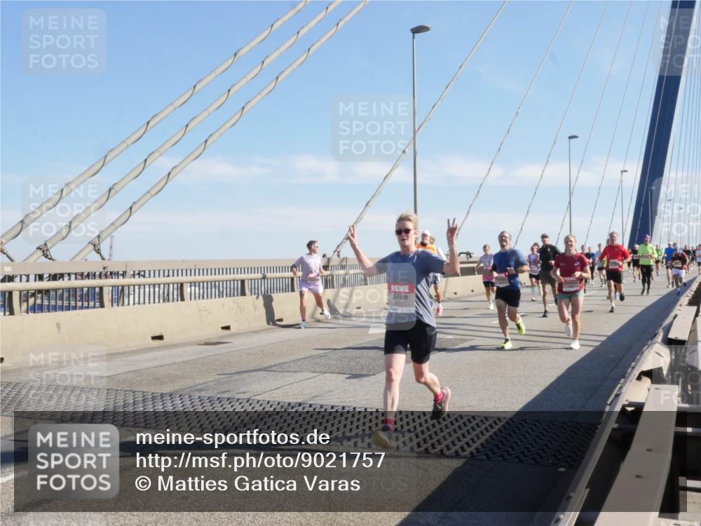 03.10.2025 - Köhlbrandbrückenlauf Matties Gatica Varas http://msf.ph/oto/9021757 03.10.2025 12:27:15 Position 1 4417 meine-sportfotos.de
