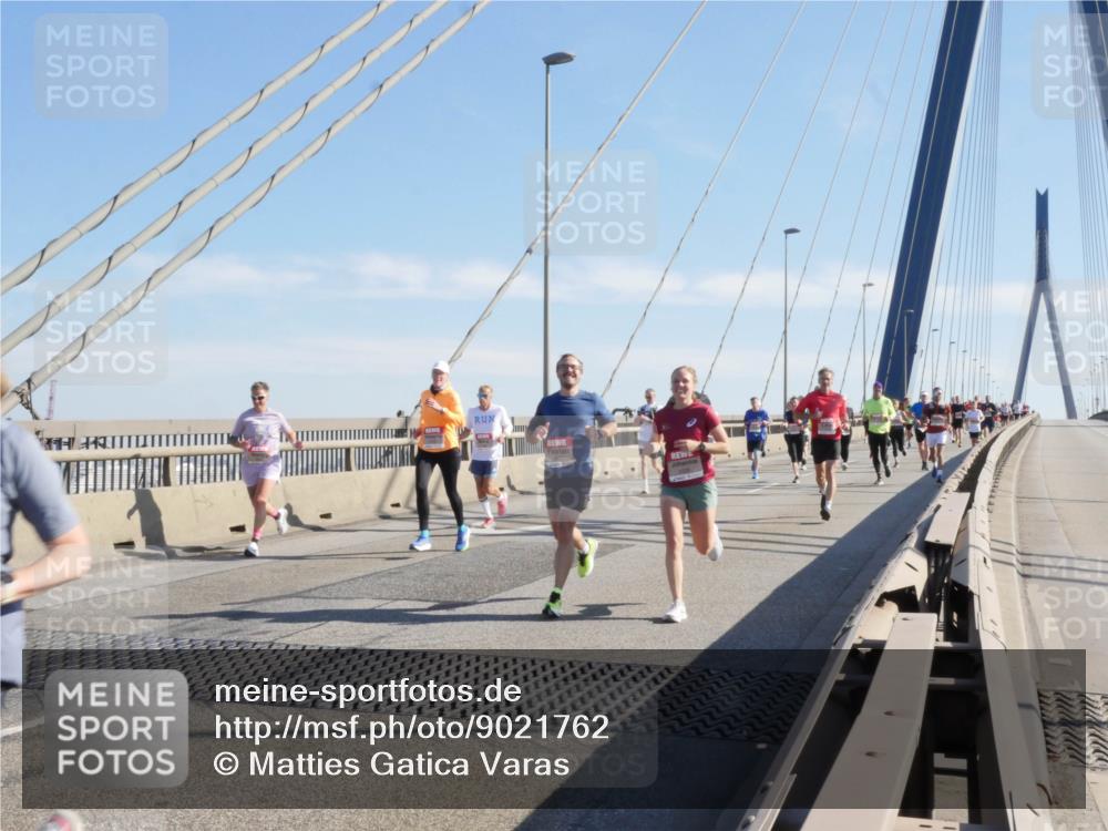 03.10.2025 - Köhlbrandbrückenlauf Matties Gatica Varas http://msf.ph/oto/9021762 03.10.2025 12:27:16 Position 1  meine-sportfotos.de