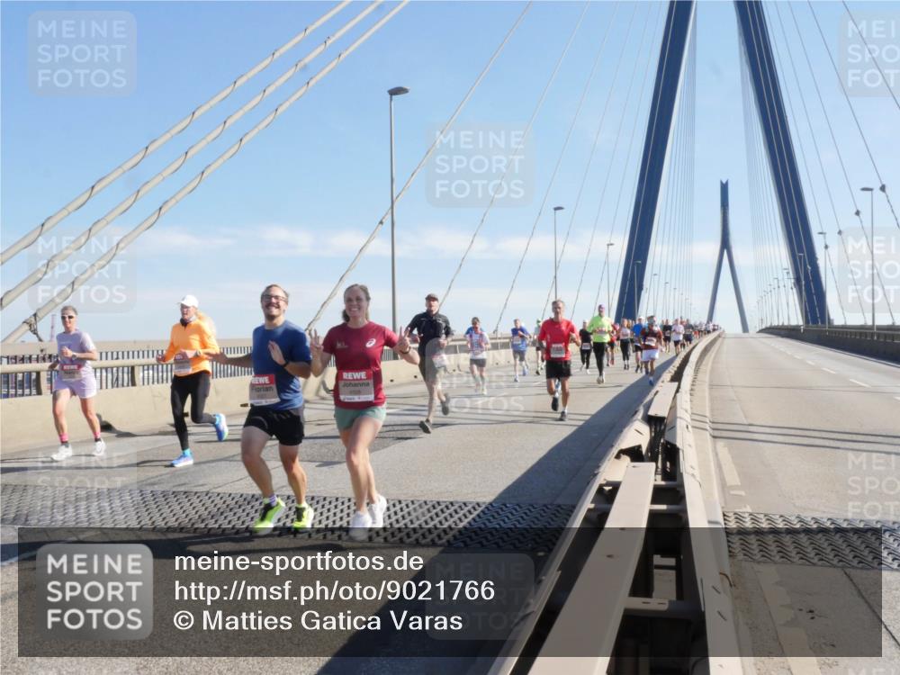 03.10.2025 - Köhlbrandbrückenlauf Matties Gatica Varas http://msf.ph/oto/9021766 03.10.2025 12:27:17 Position 1  meine-sportfotos.de