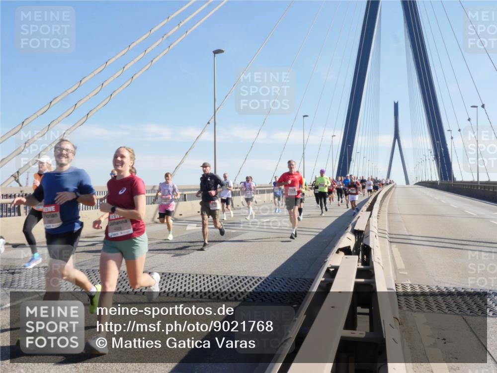 03.10.2025 - Köhlbrandbrückenlauf Matties Gatica Varas http://msf.ph/oto/9021768 03.10.2025 12:27:17 Position 1  meine-sportfotos.de
