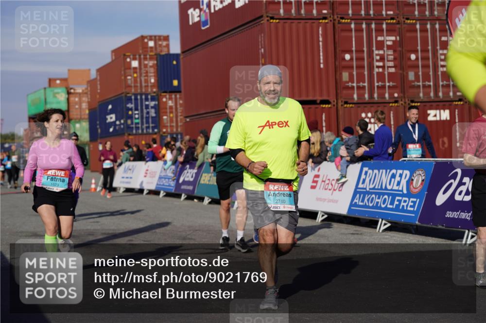 03.10.2025 - Köhlbrandbrückenlauf Michael Burmester http://msf.ph/oto/9021769 03.10.2025 10:23:13 Ziel 1597, 1629, 1827, 2139, 2683, 2684, 2740, 2783, 2810, 2840, 2842, 3221 meine-sportfotos.de