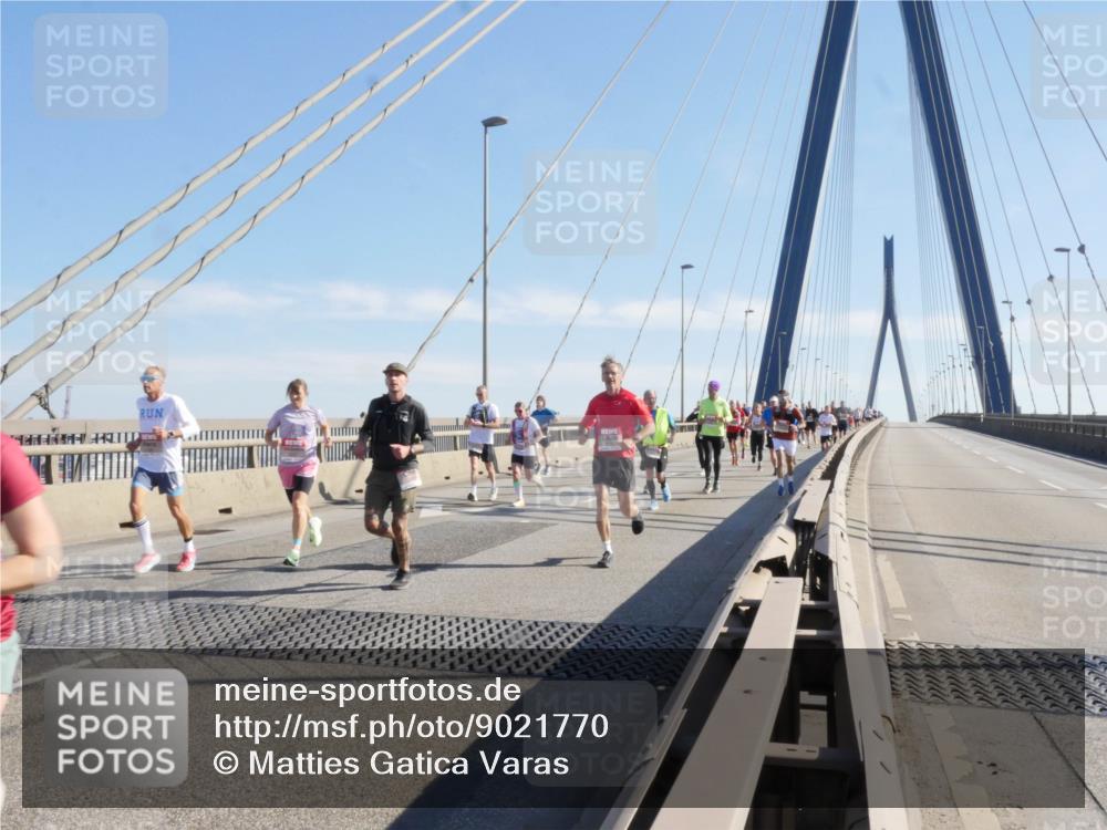 03.10.2025 - Köhlbrandbrückenlauf Matties Gatica Varas http://msf.ph/oto/9021770 03.10.2025 12:27:18 Position 1  meine-sportfotos.de