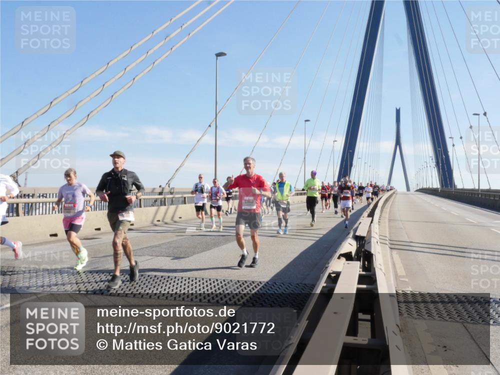 03.10.2025 - Köhlbrandbrückenlauf Matties Gatica Varas http://msf.ph/oto/9021772 03.10.2025 12:27:18 Position 1  meine-sportfotos.de