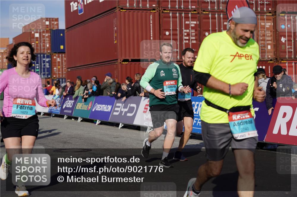 03.10.2025 - Köhlbrandbrückenlauf Michael Burmester http://msf.ph/oto/9021776 03.10.2025 10:23:14 Ziel 1482, 1597, 1629, 1827, 1875, 2139, 2683, 2684, 2740, 2783, 2810, 2840, 2842, 3221 meine-sportfotos.de