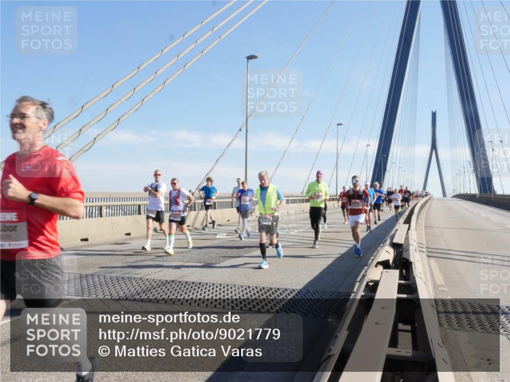 03.10.2025 - Köhlbrandbrückenlauf Matties Gatica Varas http://msf.ph/oto/9021779 03.10.2025 12:27:20 Position 1 375 meine-sportfotos.de