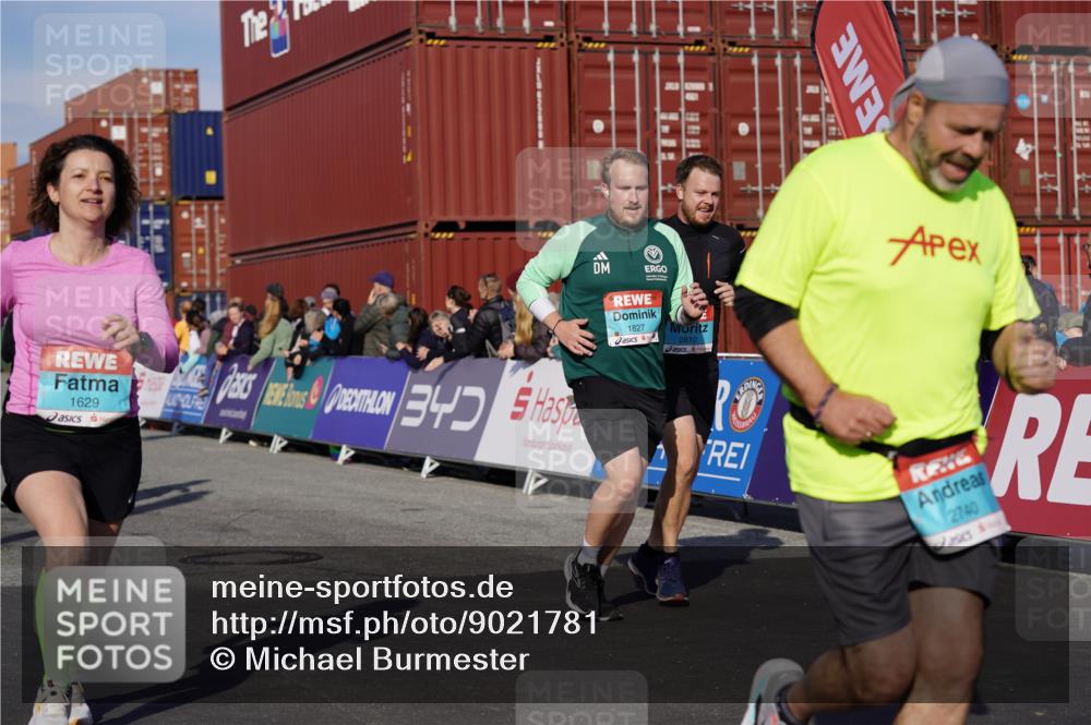 03.10.2025 - Köhlbrandbrückenlauf Michael Burmester http://msf.ph/oto/9021781 03.10.2025 10:23:14 Ziel 1482, 1597, 1629, 1827, 1875, 2139, 2683, 2684, 2740, 2783, 2810, 2840, 2842, 3221 meine-sportfotos.de