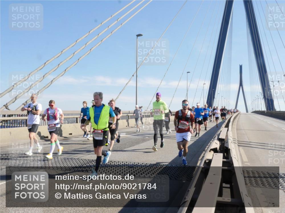 03.10.2025 - Köhlbrandbrückenlauf Matties Gatica Varas http://msf.ph/oto/9021784 03.10.2025 12:27:21 Position 1 4504 meine-sportfotos.de