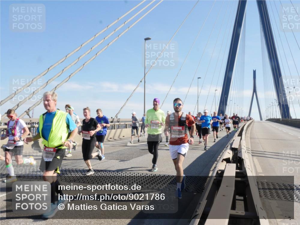 03.10.2025 - Köhlbrandbrückenlauf Matties Gatica Varas http://msf.ph/oto/9021786 03.10.2025 12:27:21 Position 1 4504 meine-sportfotos.de