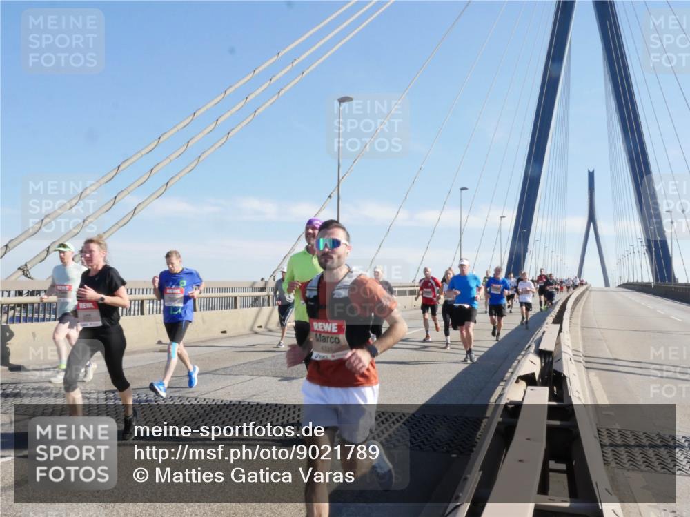 03.10.2025 - Köhlbrandbrückenlauf Matties Gatica Varas http://msf.ph/oto/9021789 03.10.2025 12:27:22 Position 1 4391 meine-sportfotos.de
