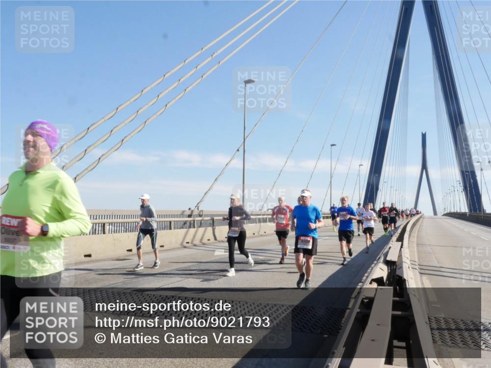 03.10.2025 - Köhlbrandbrückenlauf Matties Gatica Varas http://msf.ph/oto/9021793 03.10.2025 12:27:23 Position 1 5637, 2513 meine-sportfotos.de