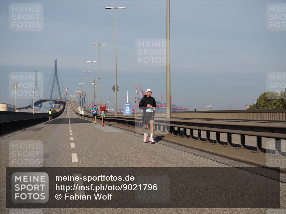 03.10.2025 - Köhlbrandbrückenlauf Fabian Wolf http://msf.ph/oto/9021796 03.10.2025 09:36:29 Position 3 3 meine-sportfotos.de