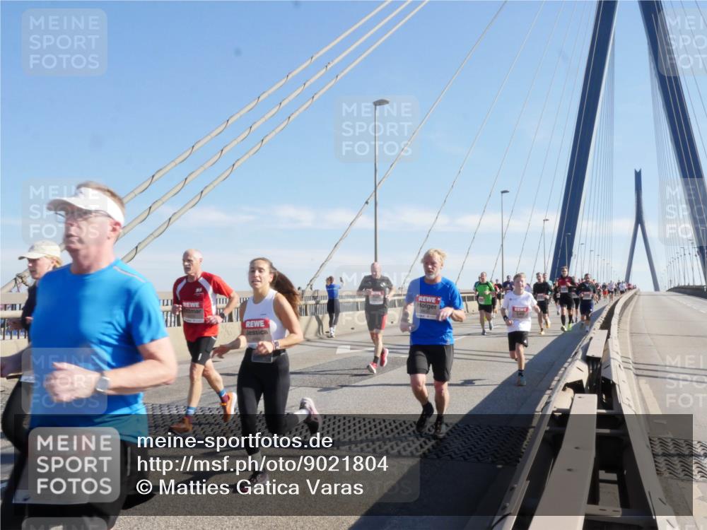 03.10.2025 - Köhlbrandbrückenlauf Matties Gatica Varas http://msf.ph/oto/9021804 03.10.2025 12:27:25 Position 1 5993 meine-sportfotos.de