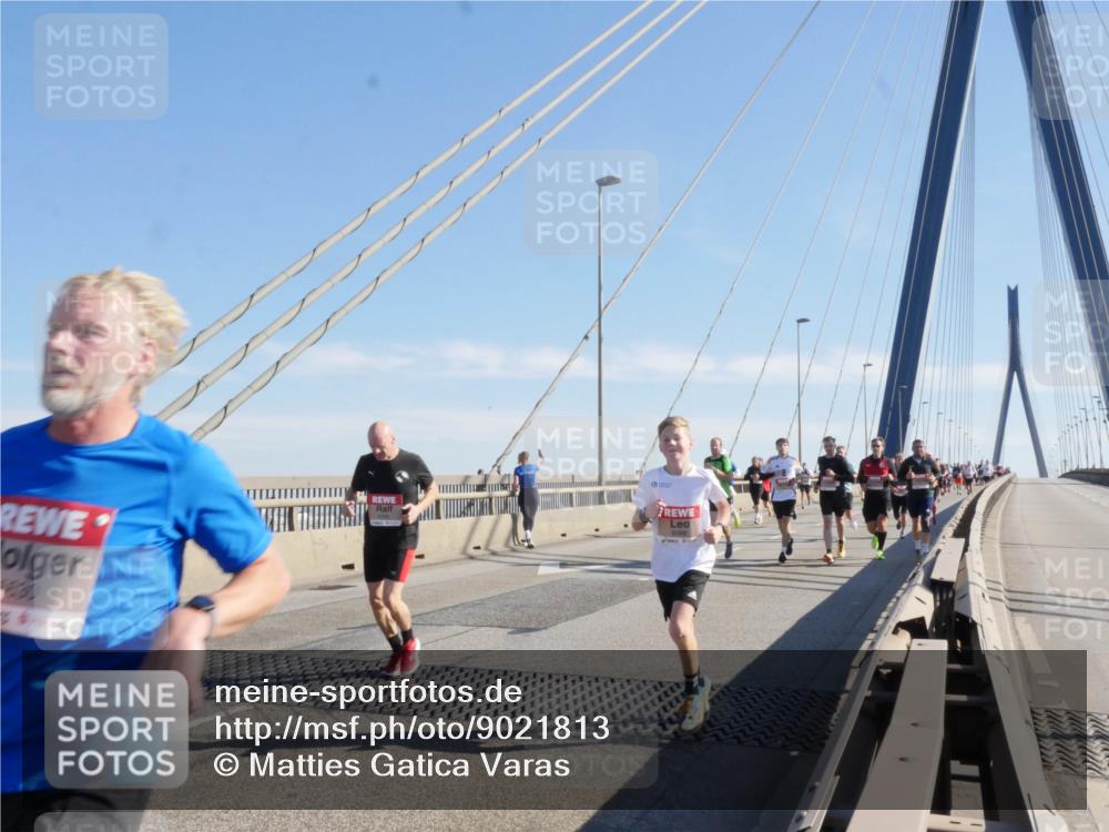 03.10.2025 - Köhlbrandbrückenlauf Matties Gatica Varas http://msf.ph/oto/9021813 03.10.2025 12:27:26 Position 1 6088 meine-sportfotos.de