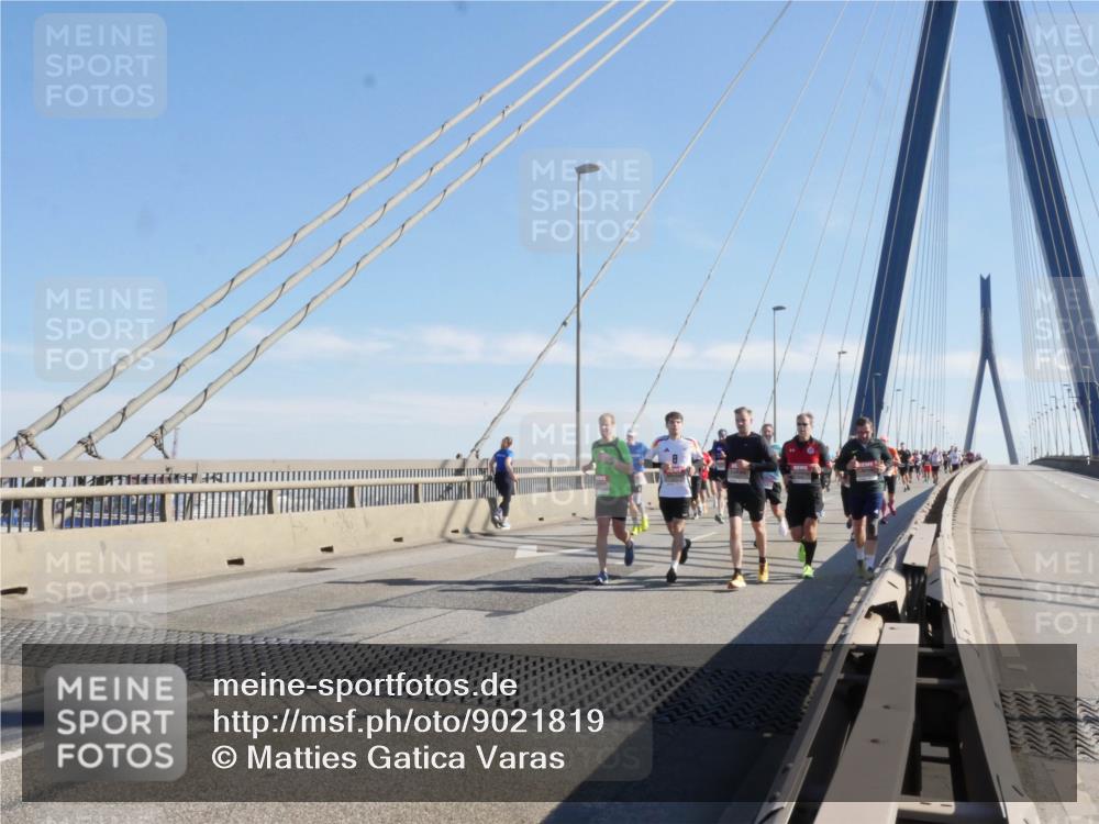 03.10.2025 - Köhlbrandbrückenlauf Matties Gatica Varas http://msf.ph/oto/9021819 03.10.2025 12:27:28 Position 1  meine-sportfotos.de