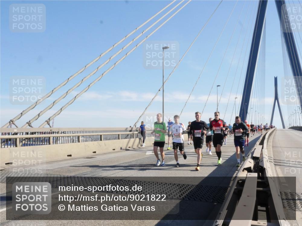 03.10.2025 - Köhlbrandbrückenlauf Matties Gatica Varas http://msf.ph/oto/9021822 03.10.2025 12:27:28 Position 1  meine-sportfotos.de
