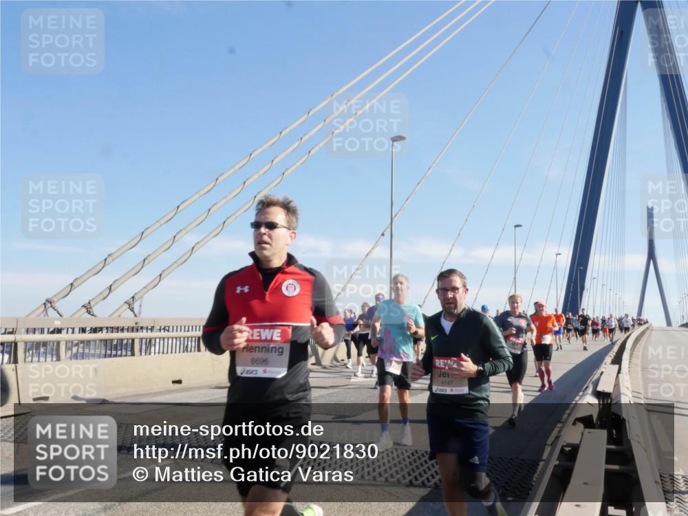 03.10.2025 - Köhlbrandbrückenlauf Matties Gatica Varas http://msf.ph/oto/9021830 03.10.2025 12:27:30 Position 1 6696, 4147 meine-sportfotos.de