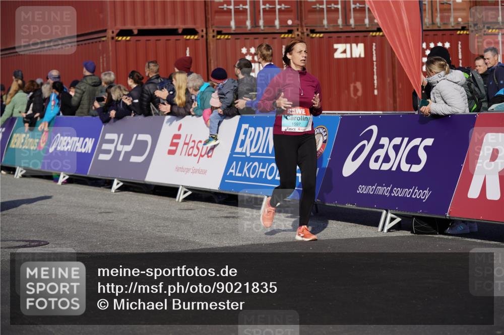 03.10.2025 - Köhlbrandbrückenlauf Michael Burmester http://msf.ph/oto/9021835 03.10.2025 10:23:20 Ziel 1128, 1482, 1597, 1875, 1937, 1978, 2008, 2229, 2303, 2315, 2637, 2683, 2684, 2783, 2784, 3170 meine-sportfotos.de
