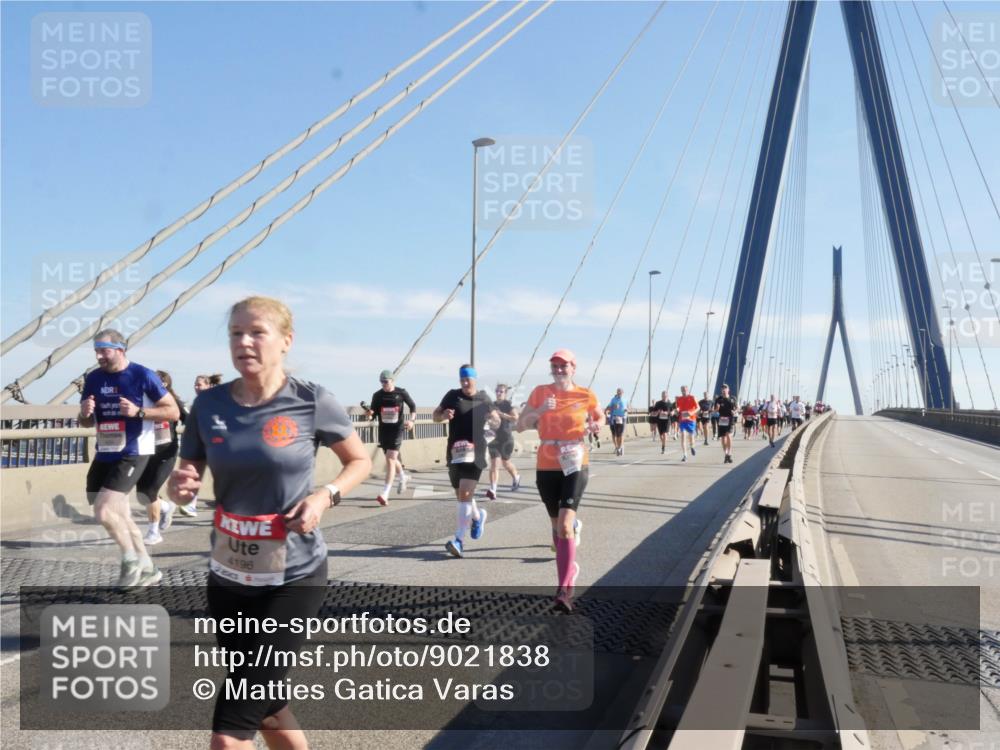 03.10.2025 - Köhlbrandbrückenlauf Matties Gatica Varas http://msf.ph/oto/9021838 03.10.2025 12:27:33 Position 1 1, 4196 meine-sportfotos.de