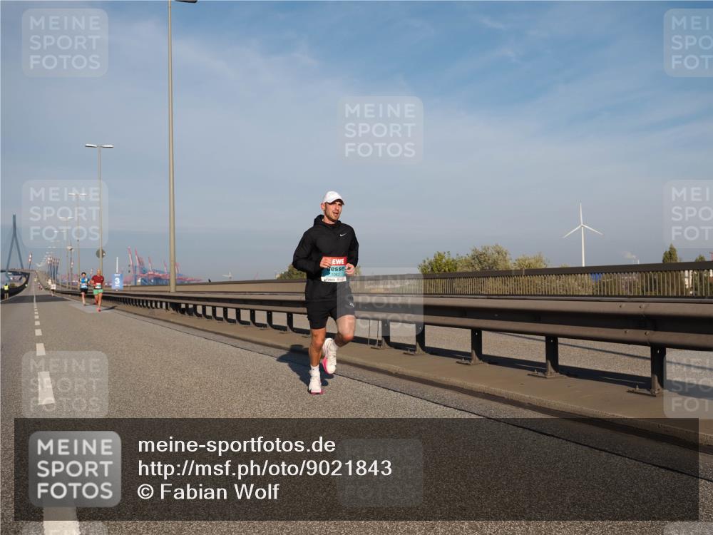 03.10.2025 - Köhlbrandbrückenlauf Fabian Wolf http://msf.ph/oto/9021843 03.10.2025 09:36:32 Position 3 1062 meine-sportfotos.de