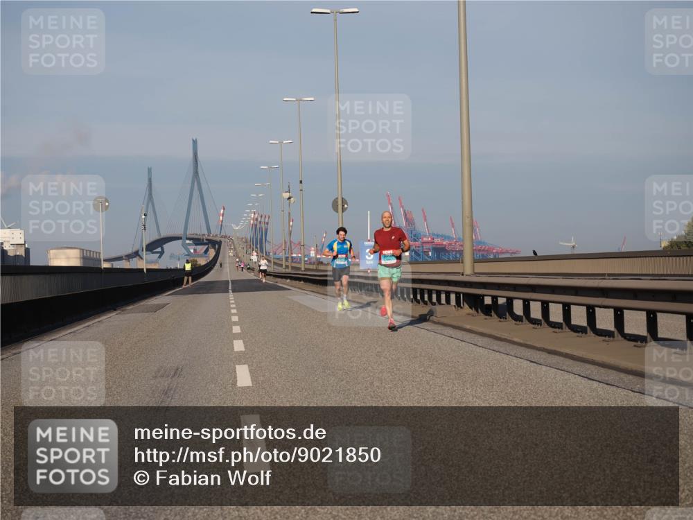 03.10.2025 - Köhlbrandbrückenlauf Fabian Wolf http://msf.ph/oto/9021850 03.10.2025 09:36:35 Position 3  meine-sportfotos.de