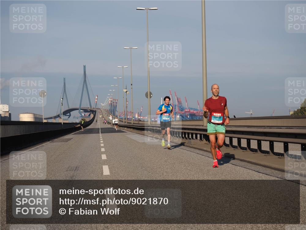 03.10.2025 - Köhlbrandbrückenlauf Fabian Wolf http://msf.ph/oto/9021870 03.10.2025 09:36:38 Position 3 2968 meine-sportfotos.de