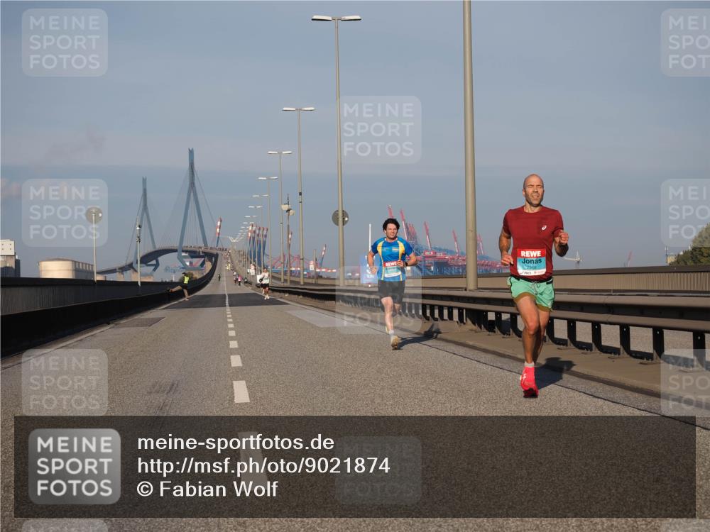 03.10.2025 - Köhlbrandbrückenlauf Fabian Wolf http://msf.ph/oto/9021874 03.10.2025 09:36:38 Position 3 2968 meine-sportfotos.de