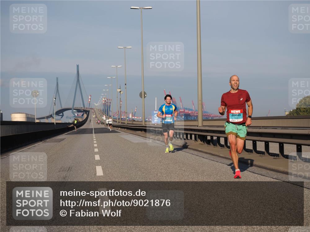03.10.2025 - Köhlbrandbrückenlauf Fabian Wolf http://msf.ph/oto/9021876 03.10.2025 09:36:38 Position 3 2968 meine-sportfotos.de