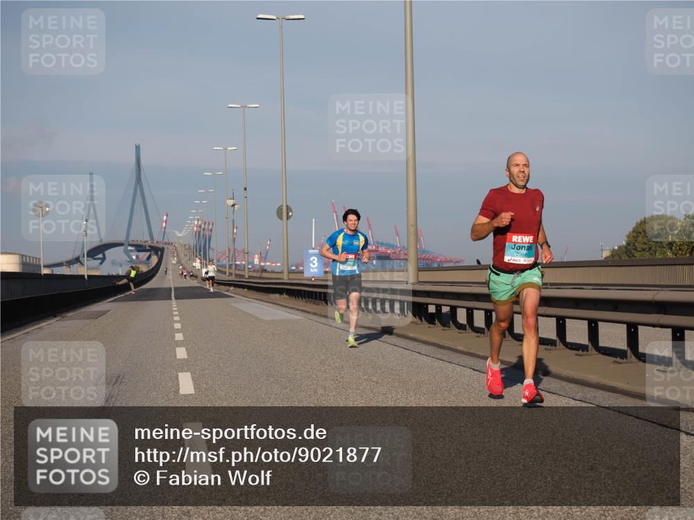 03.10.2025 - Köhlbrandbrückenlauf Fabian Wolf http://msf.ph/oto/9021877 03.10.2025 09:36:38 Position 3 3 meine-sportfotos.de