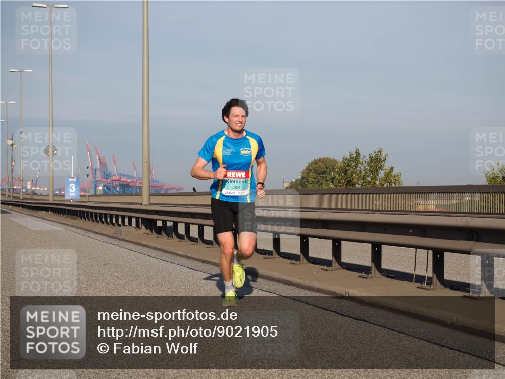 03.10.2025 - Köhlbrandbrückenlauf Fabian Wolf http://msf.ph/oto/9021905 03.10.2025 09:36:41 Position 3 3, 3304, 10880000686 meine-sportfotos.de
