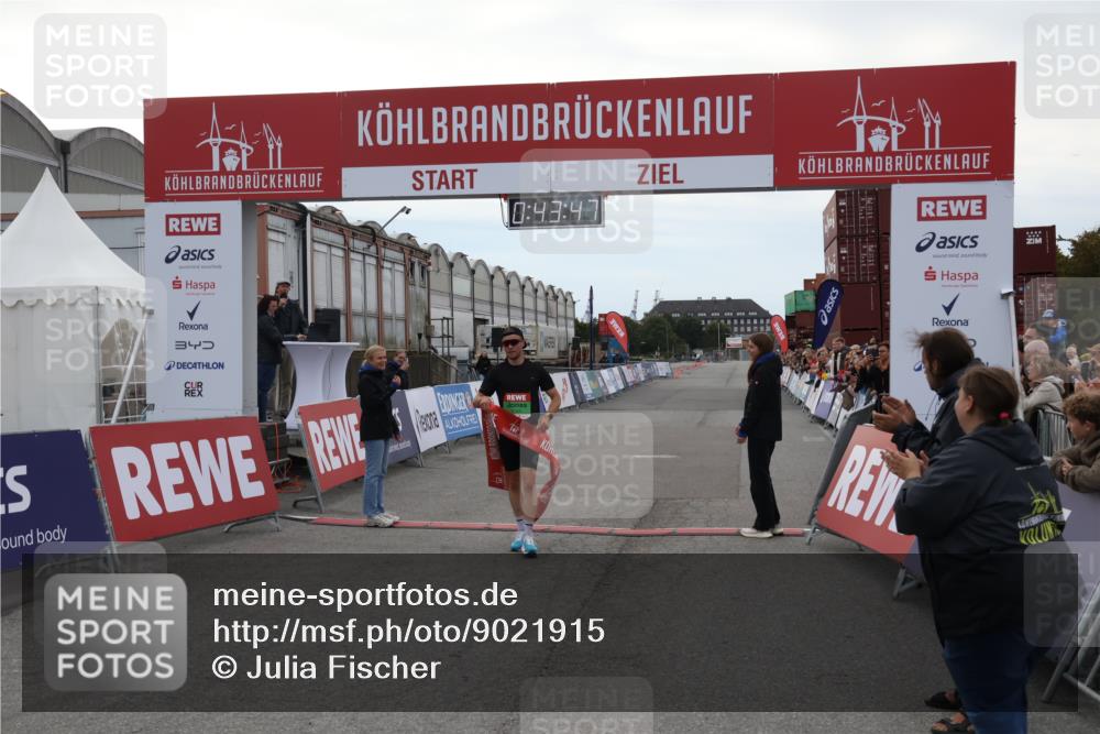 03.10.2025 - Köhlbrandbrückenlauf Julia Fischer http://msf.ph/oto/9021915 03.10.2025 15:43:47 Ziel 9144 meine-sportfotos.de