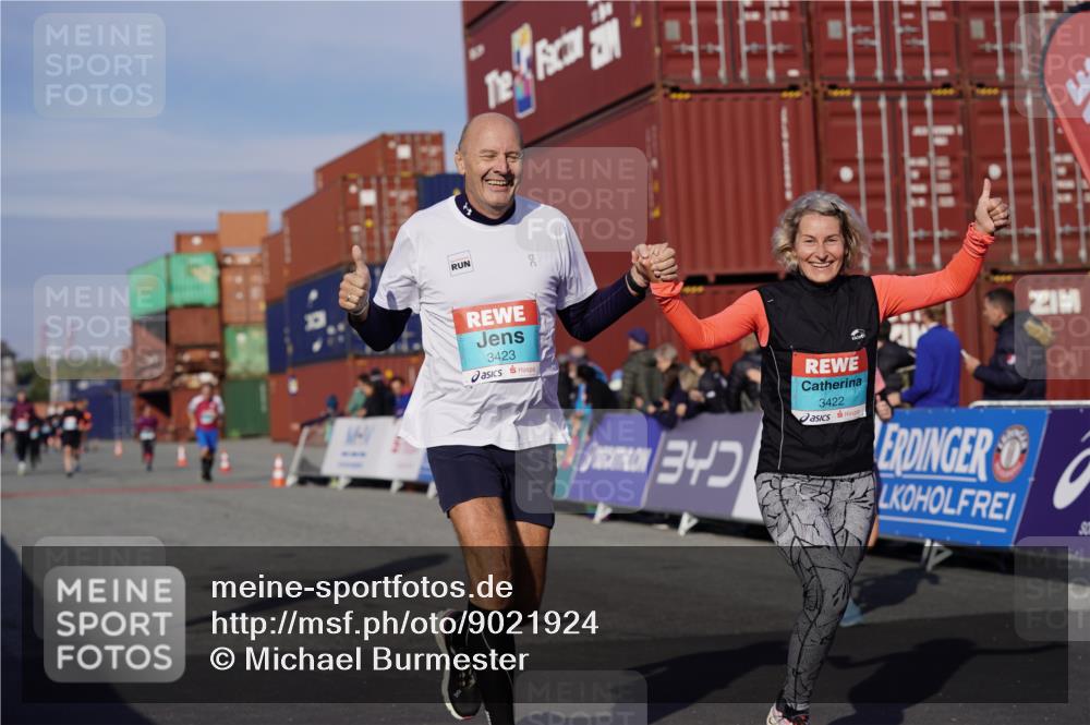 03.10.2025 - Köhlbrandbrückenlauf Michael Burmester http://msf.ph/oto/9021924 03.10.2025 10:23:29 Ziel 1128, 1937, 1978, 2008, 2152, 2229, 2303, 2315, 2637, 3170, 3422, 3423 meine-sportfotos.de