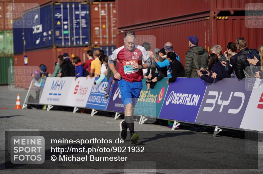 03.10.2025 - Köhlbrandbrückenlauf Michael Burmester http://msf.ph/oto/9021932 03.10.2025 10:23:37 Ziel 1001, 1160, 1545, 2310, 2782, 3088 meine-sportfotos.de