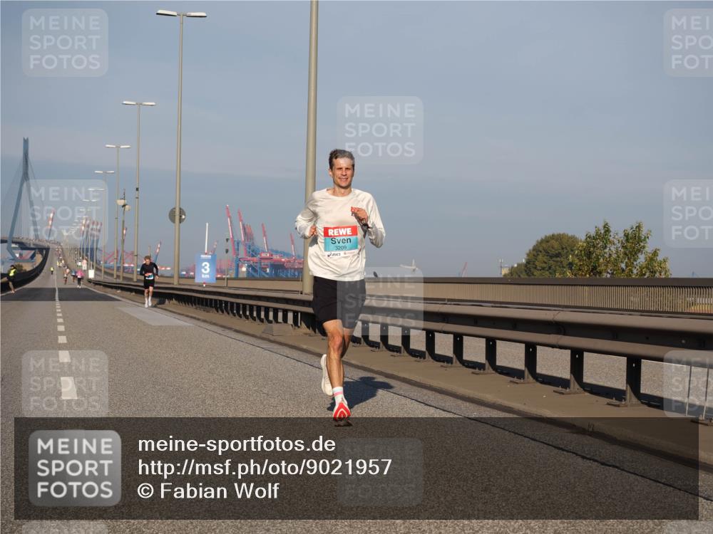 03.10.2025 - Köhlbrandbrückenlauf Fabian Wolf http://msf.ph/oto/9021957 03.10.2025 09:36:57 Position 3 3, 3209 meine-sportfotos.de