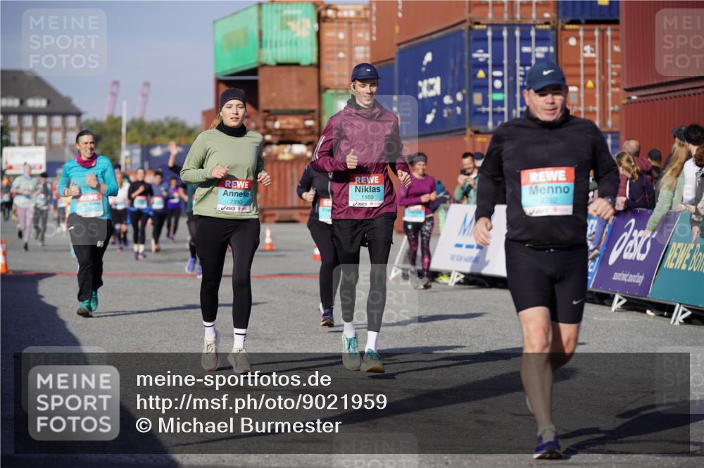 03.10.2025 - Köhlbrandbrückenlauf Michael Burmester http://msf.ph/oto/9021959 03.10.2025 10:23:41 Ziel 1001, 1160, 1545, 1825, 2310, 2782, 3088 meine-sportfotos.de