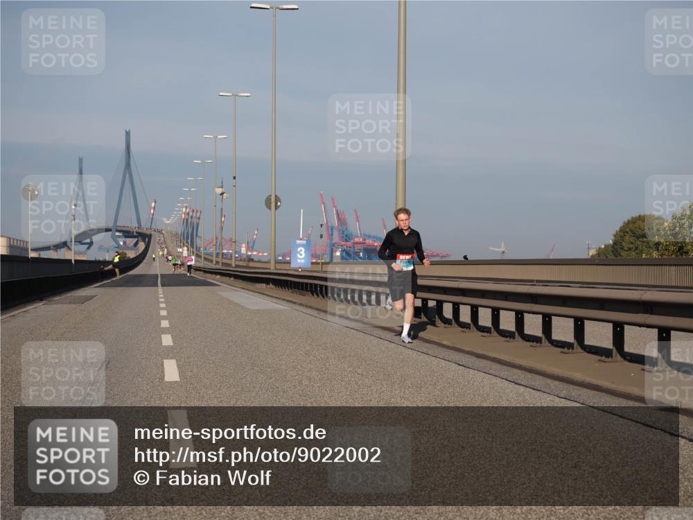 03.10.2025 - Köhlbrandbrückenlauf Fabian Wolf http://msf.ph/oto/9022002 03.10.2025 09:37:06 Position 3  meine-sportfotos.de