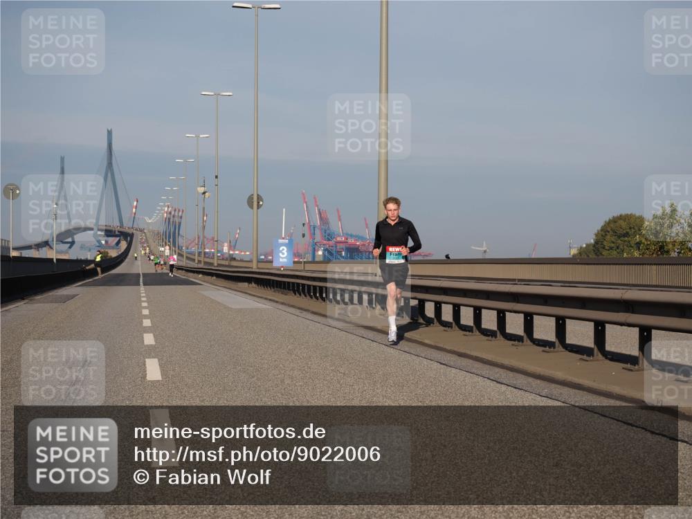 03.10.2025 - Köhlbrandbrückenlauf Fabian Wolf http://msf.ph/oto/9022006 03.10.2025 09:37:06 Position 3 3 meine-sportfotos.de