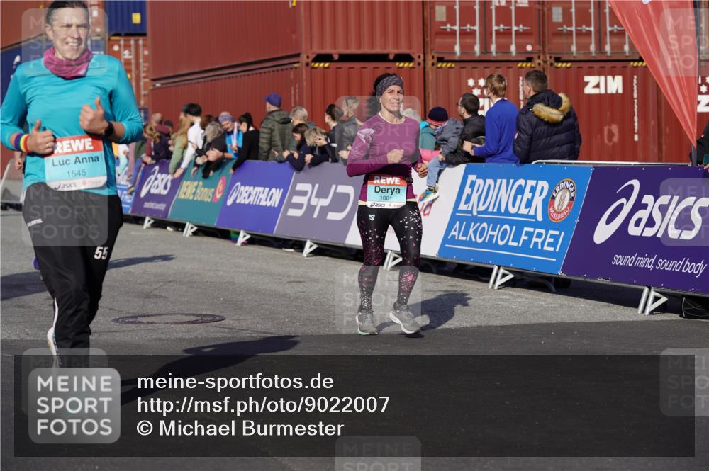 03.10.2025 - Köhlbrandbrückenlauf Michael Burmester http://msf.ph/oto/9022007 03.10.2025 10:23:47 Ziel 1001, 1147, 1160, 1545, 1571, 1825, 1994, 2078, 2310, 2782, 3803 meine-sportfotos.de