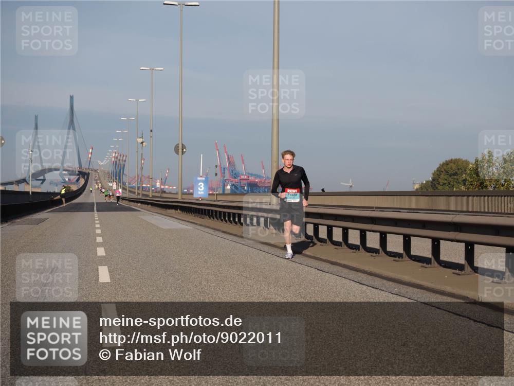 03.10.2025 - Köhlbrandbrückenlauf Fabian Wolf http://msf.ph/oto/9022011 03.10.2025 09:37:06 Position 3 3, 3127 meine-sportfotos.de