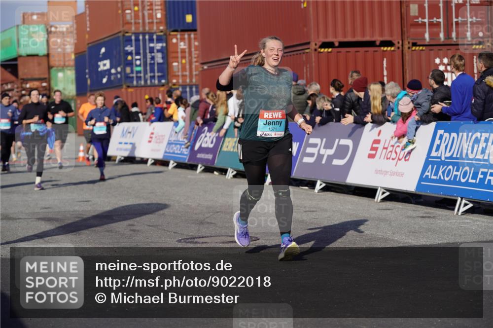 03.10.2025 - Köhlbrandbrückenlauf Michael Burmester http://msf.ph/oto/9022018 03.10.2025 10:23:49 Ziel 1147, 1545, 1571, 1825, 1853, 1855, 1994, 2078, 2140, 3675, 3677, 3803 meine-sportfotos.de