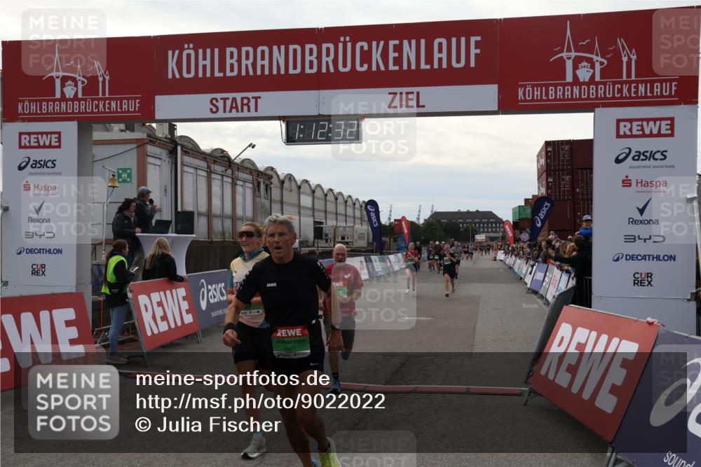 03.10.2025 - Köhlbrandbrückenlauf Julia Fischer http://msf.ph/oto/9022022 03.10.2025 16:12:33 Ziel 7203, 7502, 7654, 7688, 8901, 9060, 9061, 9359, 9454, 9677, 9706 meine-sportfotos.de