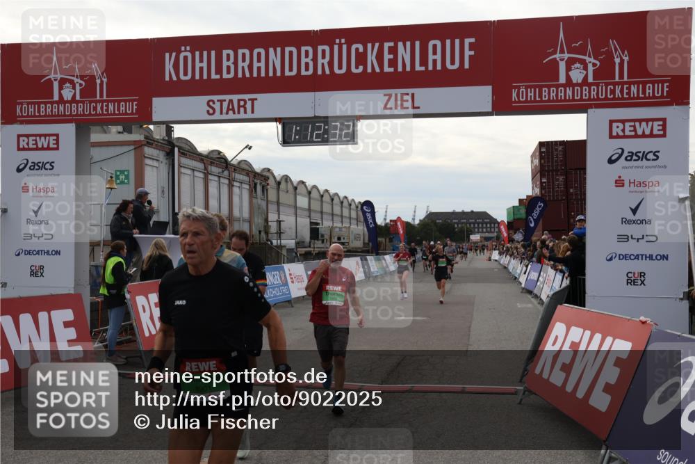 03.10.2025 - Köhlbrandbrückenlauf Julia Fischer http://msf.ph/oto/9022025 03.10.2025 16:12:33 Ziel 7203, 7502, 7654, 7688, 8901, 9060, 9061, 9359, 9454, 9677, 9706 meine-sportfotos.de