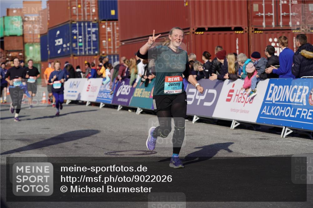 03.10.2025 - Köhlbrandbrückenlauf Michael Burmester http://msf.ph/oto/9022026 03.10.2025 10:23:49 Ziel 1147, 1545, 1571, 1825, 1853, 1855, 1994, 2078, 2140, 3675, 3677, 3803 meine-sportfotos.de