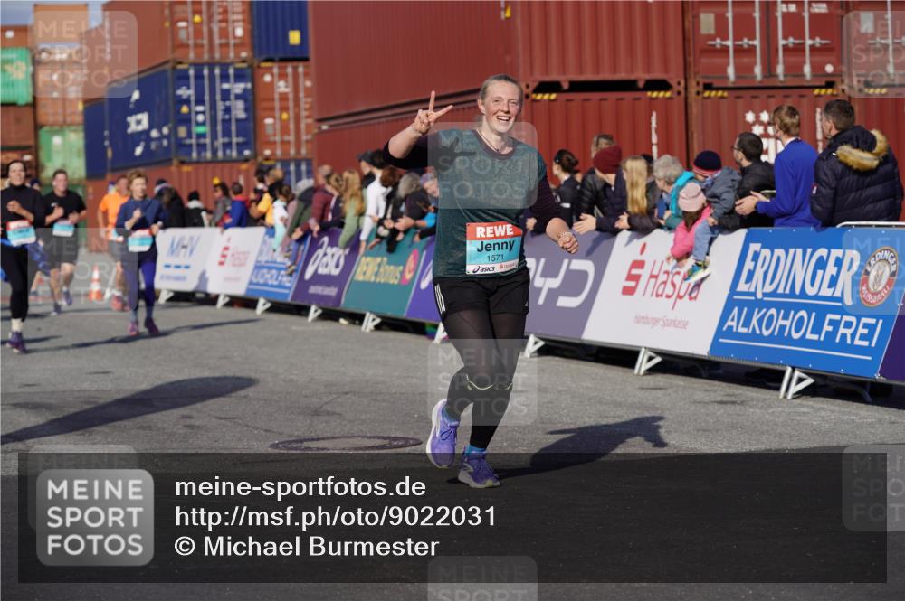 03.10.2025 - Köhlbrandbrückenlauf Michael Burmester http://msf.ph/oto/9022031 03.10.2025 10:23:49 Ziel 1147, 1545, 1571, 1825, 1853, 1855, 1994, 2078, 2140, 3675, 3677, 3803 meine-sportfotos.de
