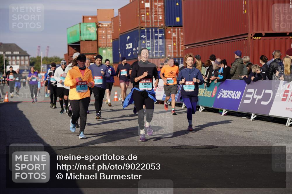 03.10.2025 - Köhlbrandbrückenlauf Michael Burmester http://msf.ph/oto/9022053 03.10.2025 10:23:52 Ziel 1147, 1571, 1853, 1855, 1994, 2078, 2103, 2140, 2351, 2371, 2971, 3675, 3677, 3803, 3810 meine-sportfotos.de