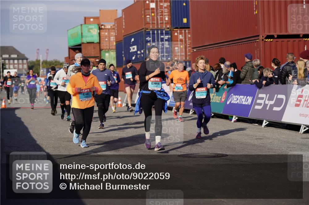 03.10.2025 - Köhlbrandbrückenlauf Michael Burmester http://msf.ph/oto/9022059 03.10.2025 10:23:52 Ziel 1147, 1571, 1853, 1855, 1994, 2078, 2103, 2140, 2351, 2371, 2971, 3675, 3677, 3803, 3810 meine-sportfotos.de