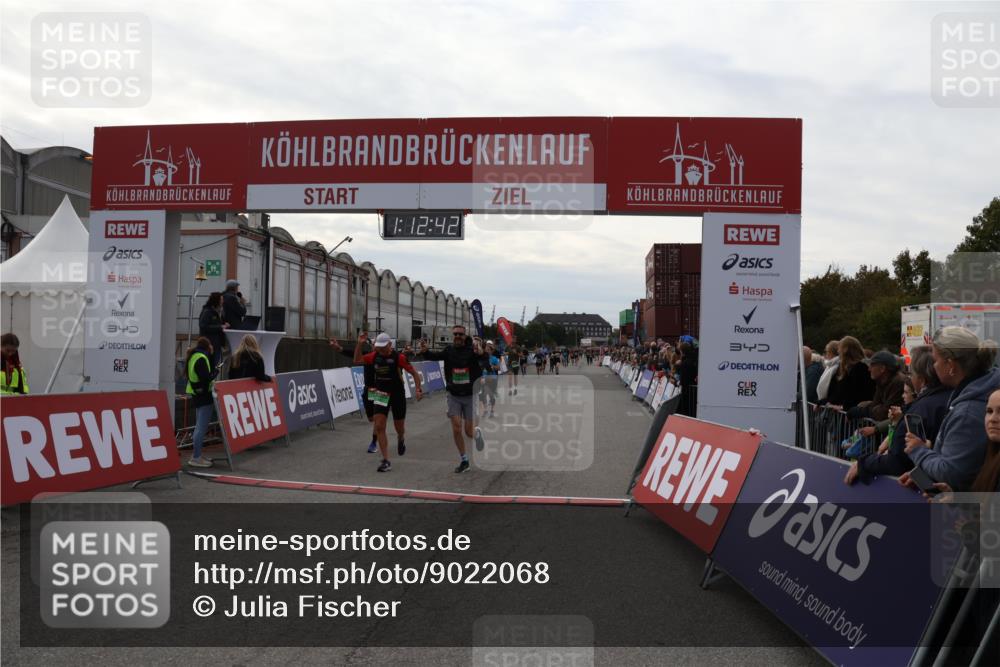03.10.2025 - Köhlbrandbrückenlauf Julia Fischer http://msf.ph/oto/9022068 03.10.2025 16:12:42 Ziel 7203, 7502, 8957, 8960, 8979, 8982, 9296, 9300, 9307, 9420, 9706 meine-sportfotos.de