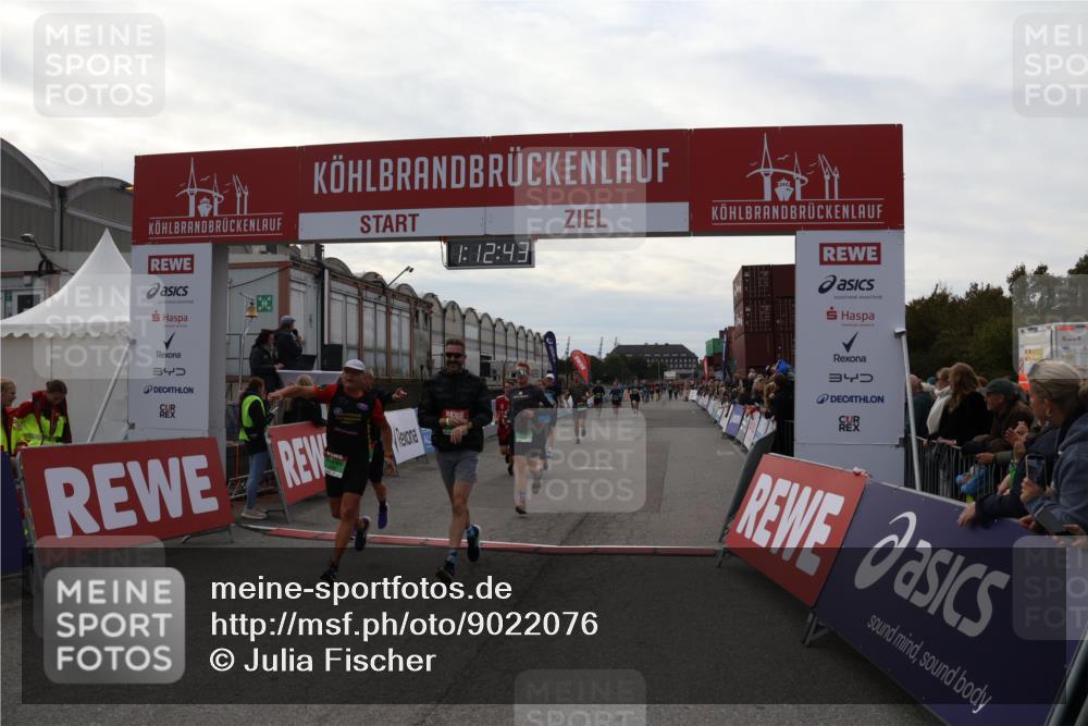 03.10.2025 - Köhlbrandbrückenlauf Julia Fischer http://msf.ph/oto/9022076 03.10.2025 16:12:43 Ziel 7203, 7502, 8957, 8960, 8979, 8982, 9296, 9300, 9307, 9420, 9706 meine-sportfotos.de