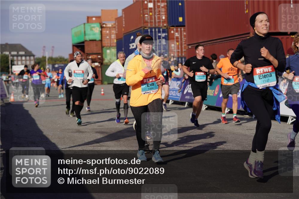 03.10.2025 - Köhlbrandbrückenlauf Michael Burmester http://msf.ph/oto/9022089 03.10.2025 10:23:54 Ziel 1147, 1571, 1853, 1855, 1994, 2078, 2103, 2140, 2351, 2371, 2971, 3675, 3677, 3803, 3810 meine-sportfotos.de