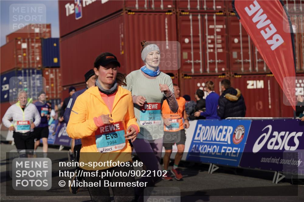 03.10.2025 - Köhlbrandbrückenlauf Michael Burmester http://msf.ph/oto/9022102 03.10.2025 10:23:55 Ziel 1147, 1853, 1855, 1994, 2078, 2103, 2140, 2351, 2371, 2971, 3675, 3677, 3803, 3810 meine-sportfotos.de