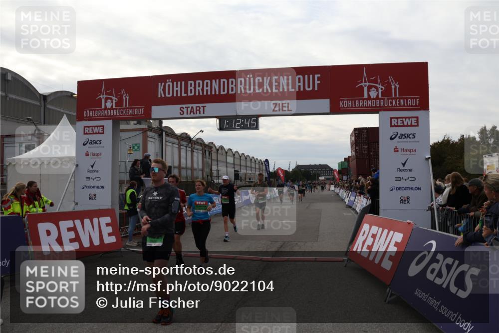 03.10.2025 - Köhlbrandbrückenlauf Julia Fischer http://msf.ph/oto/9022104 03.10.2025 16:12:46 Ziel 7358, 7457, 7482, 7502, 8957, 8960, 8979, 8982, 9296, 9300, 9307, 9420 meine-sportfotos.de